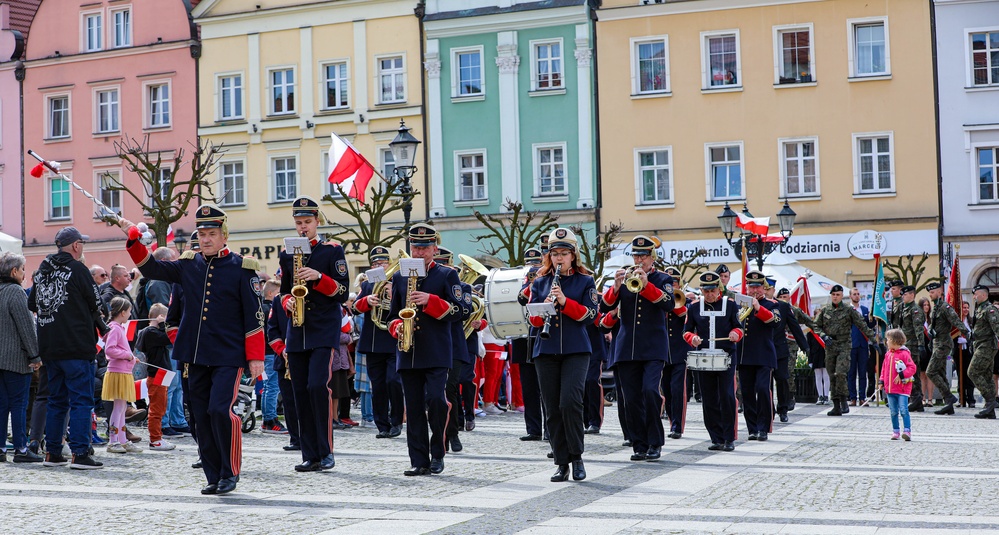 4ID Celebrates Flag Day with Poland in Bolesławiec