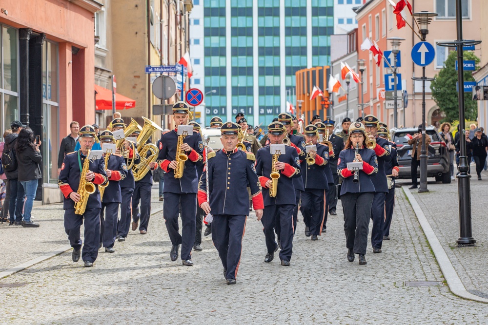 Polish Celebrate Flag Day in Bolesławiec Square