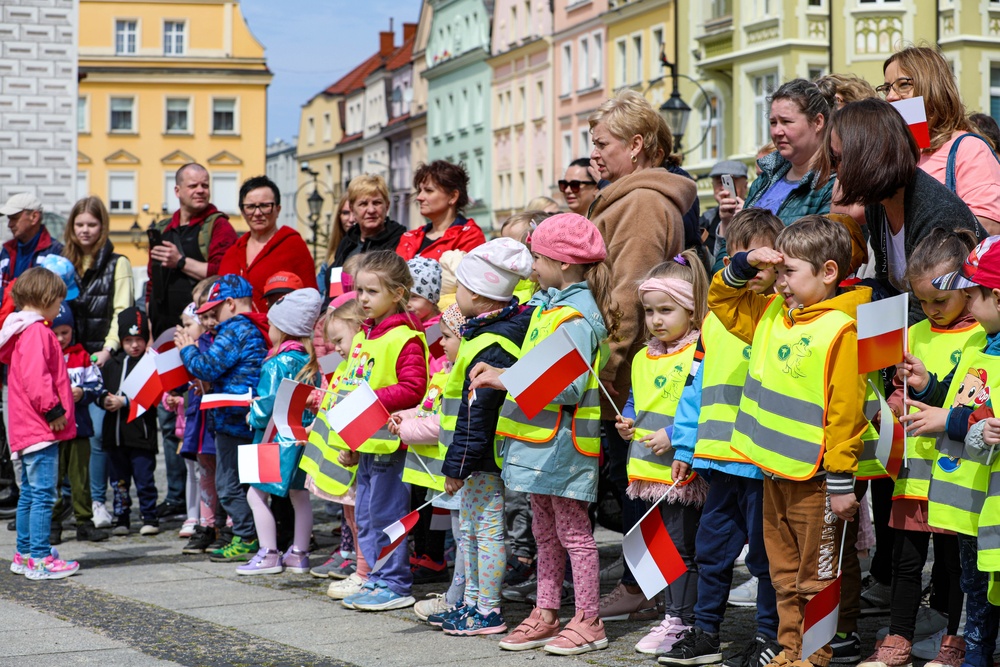 4ID Celebrates Flag Day with Poland in Bolesławiec