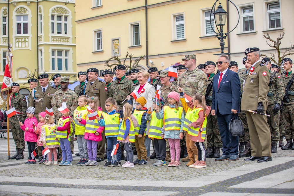 Polish Celebrate Flag Day in Bolesławiec Square