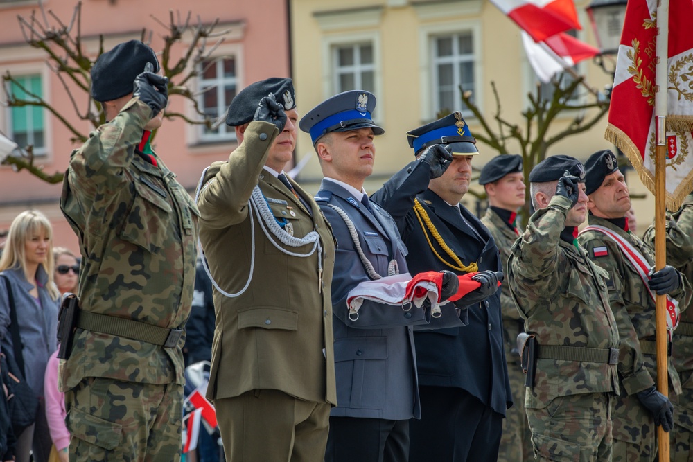 Polish Celebrate Flag Day in Bolesławiec Square