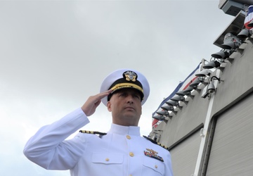 USS Oakland (LCS 24) Blue Crew Changes Command