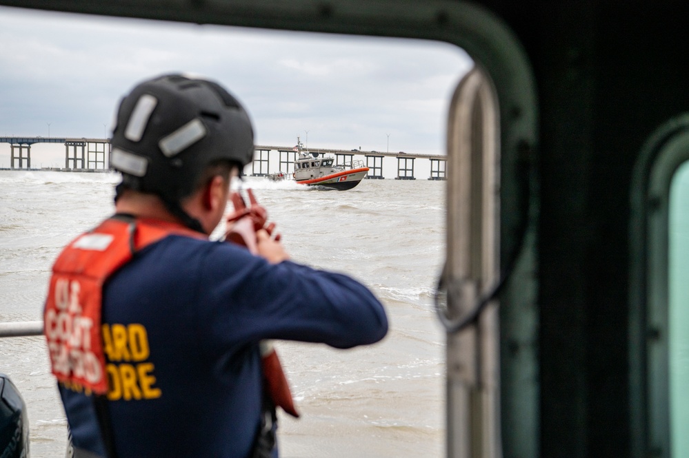 Coast Guard Station South Padre Island conducts non-compliant vessel training