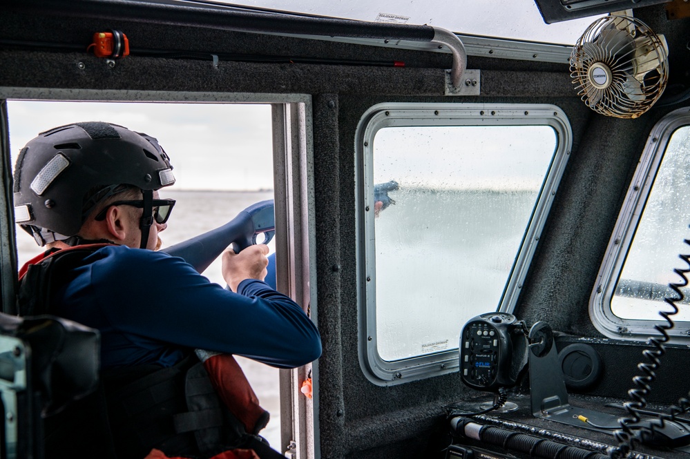 Coast Guard Station South Padre Island conducts non-compliant vessel training