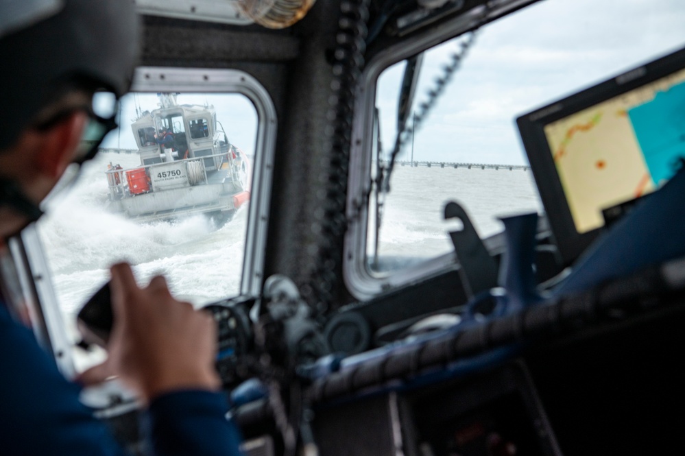 Coast Guard Station South Padre Island conducts non-compliant vessel training