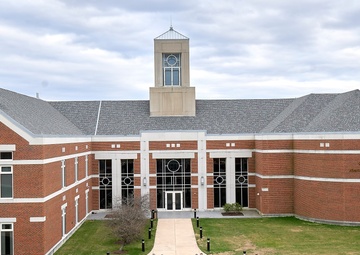 U.S. Marine Corps activates first-ever Marine Innovation Unit, hosts defense innovation roundtable event