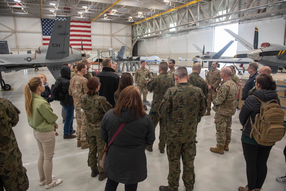 Creech welcomes Polish delegation