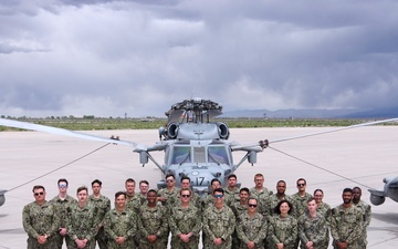 HSC-7 Dusty Dogs Line Division Poses for a Group Photo