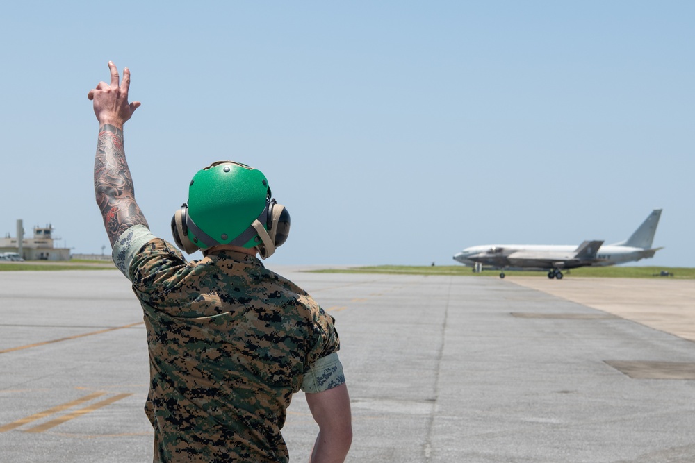 USMC, USAF hot-pit during Katana Strike