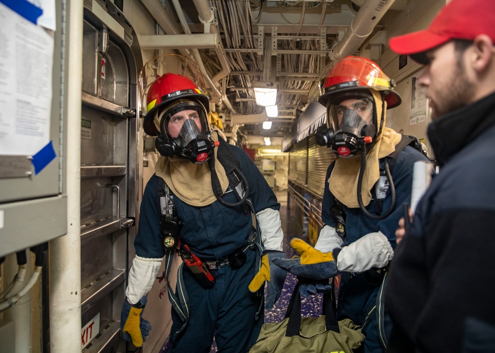 Sailors Conduct Integrated Training Aboard USS John Finn (DDG 113)