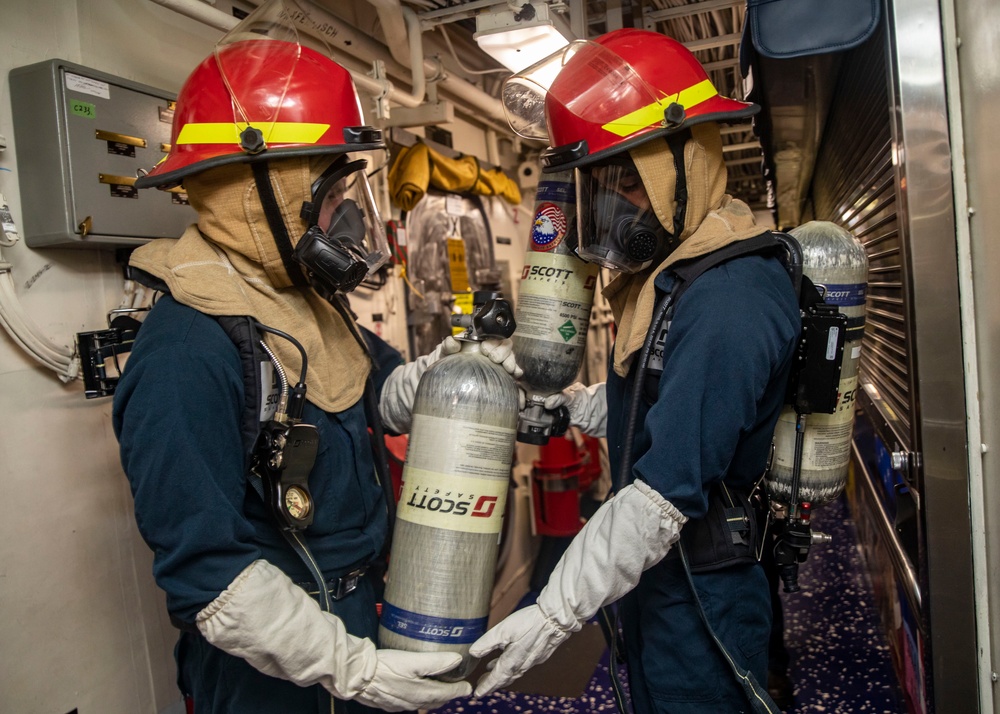 Sailors Conduct Integrated Training Aboard USS John Finn (DDG 113)