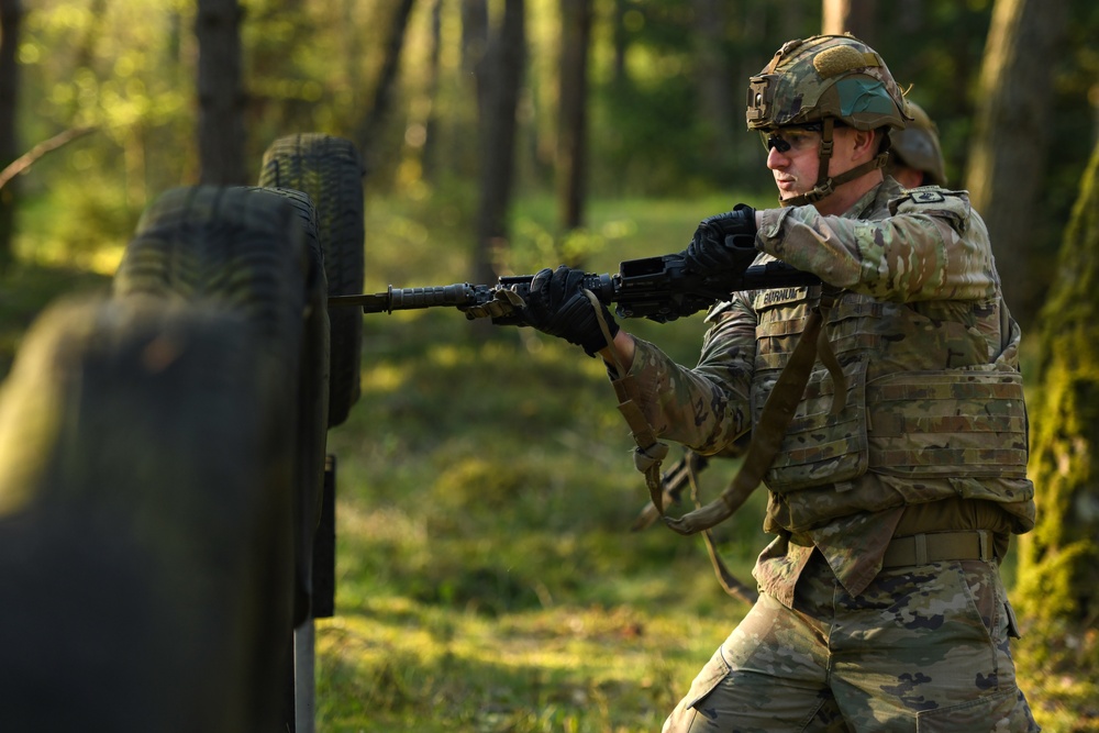 1-91 CAV, 173rd Airborne Brigade at Bayonet Assault Course