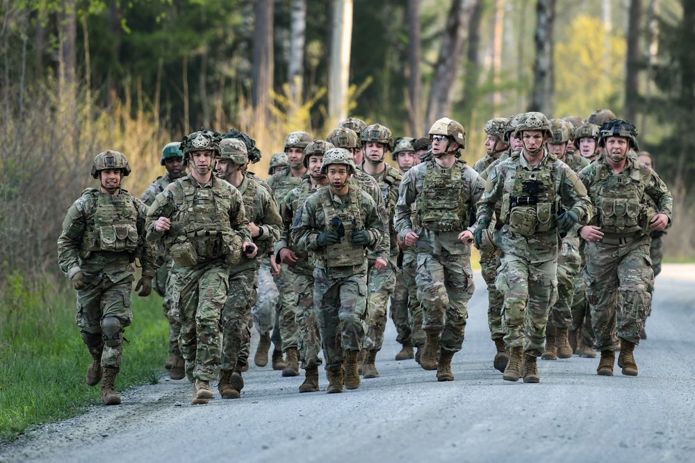 1-91 CAV, 173rd Airborne Brigade at Bayonet Assault Course