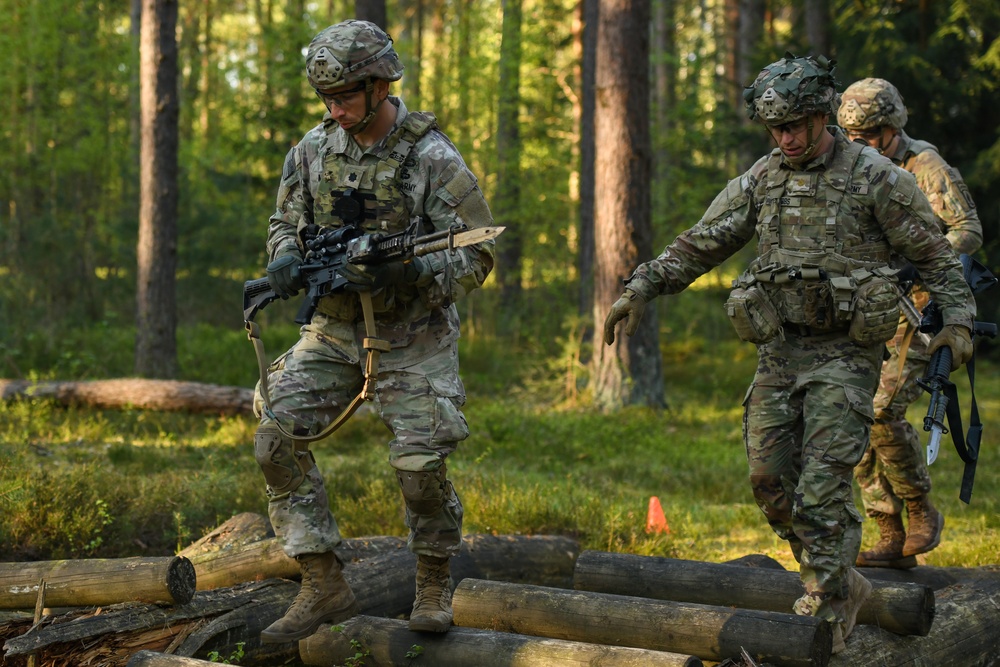 1-91 CAV, 173rd Airborne Brigade at Bayonet Assault Course