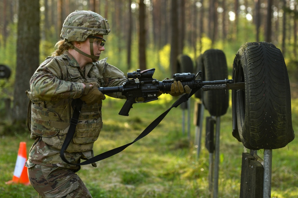 1-91 CAV, 173rd Airborne Brigade at Bayonet Assault Course