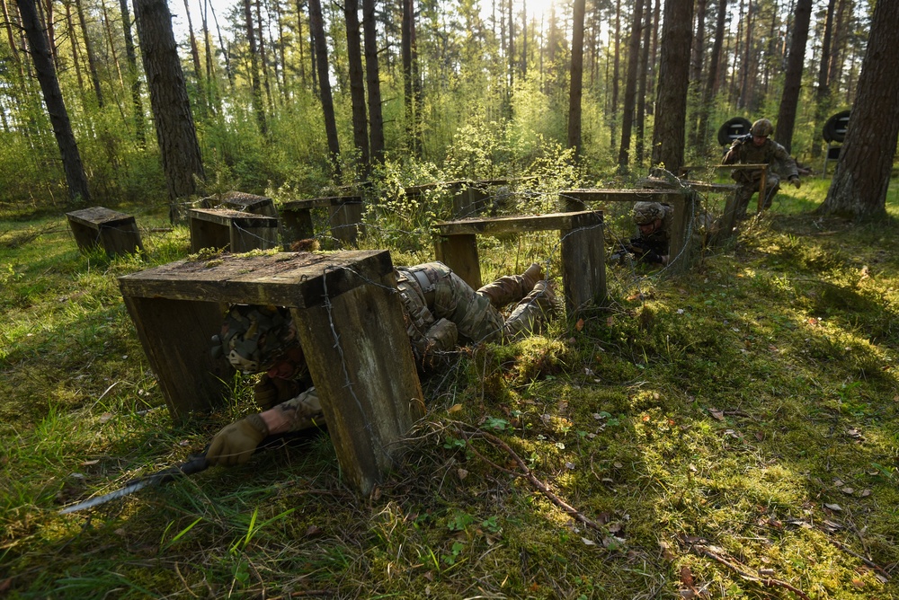 1-91 CAV, 173rd Airborne Brigade at Bayonet Assault Course