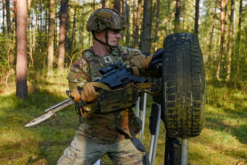 1-91 CAV, 173rd Airborne Brigade at Bayonet Assault Course