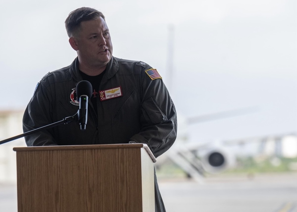 VP-16 Holds In-Flight Change of Command