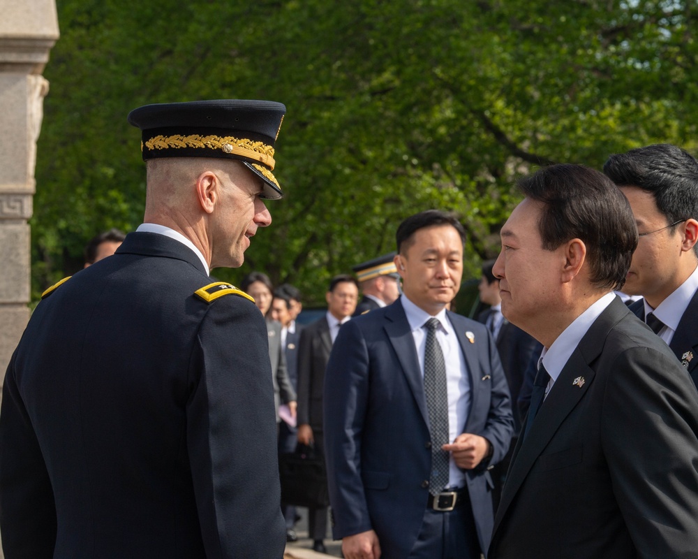 Wreath Ceremony in honor President of the Republic of South Korea