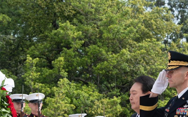 Wreath Ceremony in honor President of the Republic of South Korea