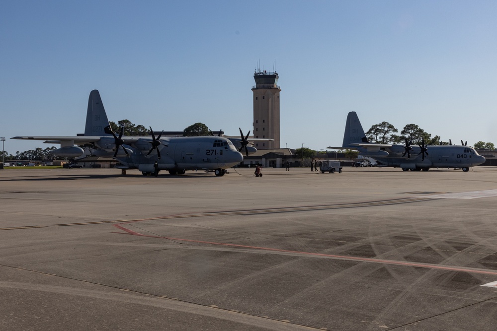 VMGR-252 conducts a formation flight during Emerald Warrior 23 FTX