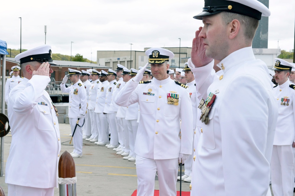 DVIDS - News - USS California (SSN 781) holds change of command ceremony