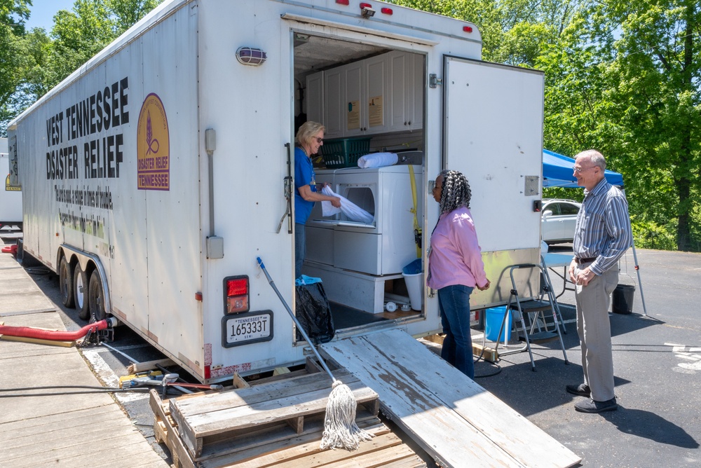 Southern Baptists Provide Free Laundry for Tornado Survivors and Responders