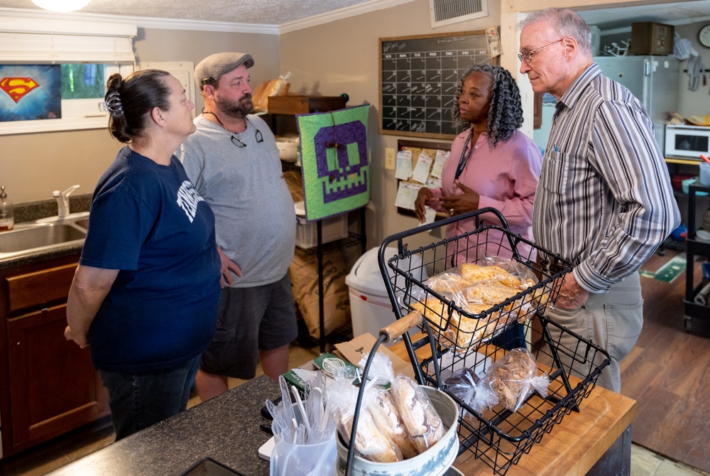 FEMA Volunteer Liaisons Visit Volunteers in Covington