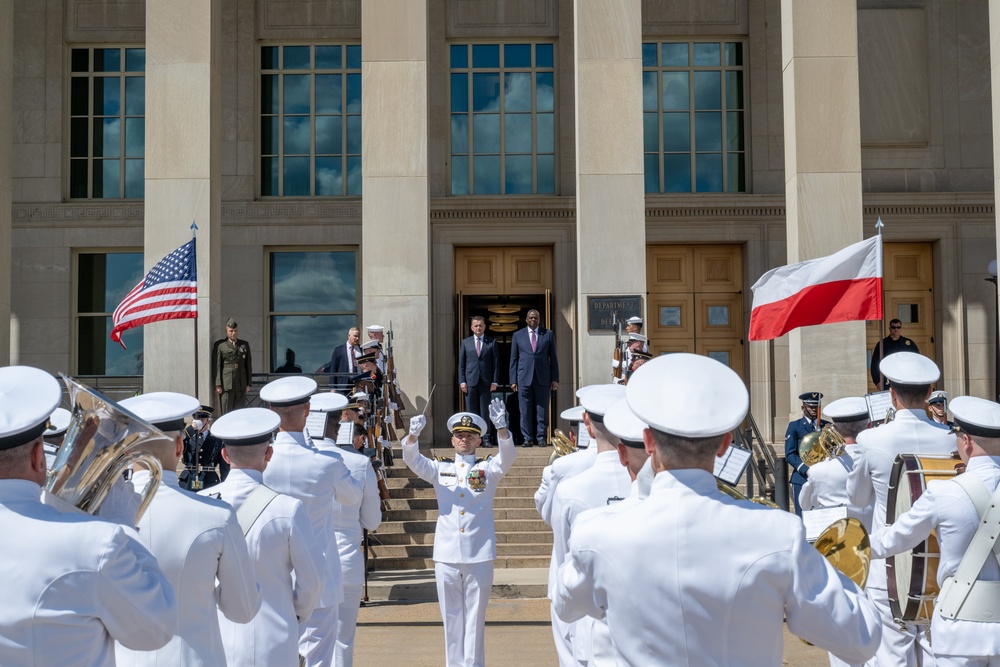 Secretary Austin hosts Polish Defense Minister Mariusz Błaszczak