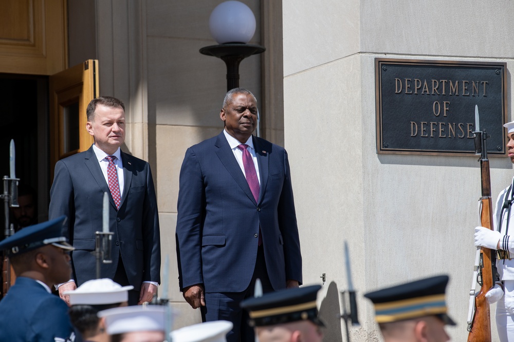 Secretary Austin hosts Polish Defense Minister Mariusz Błaszczak