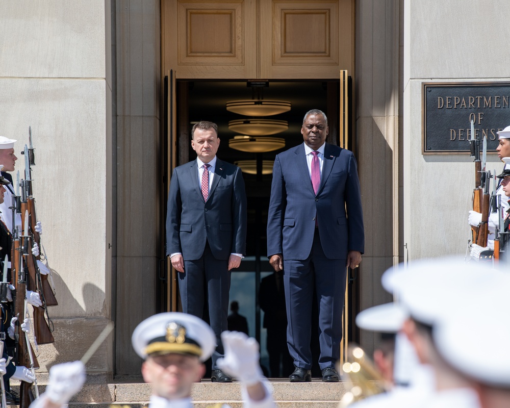 Secretary Austin hosts Polish Defense Minister Mariusz Błaszczak