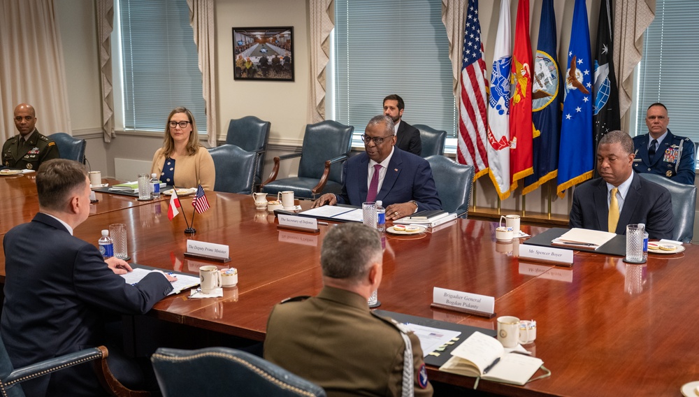 Secretary Austin hosts Polish Defense Minister Mariusz Błaszczak