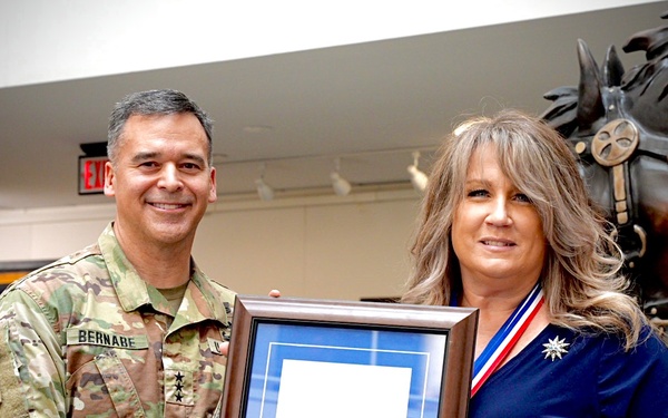 III Armored Corps honors outgoing general officers, welcomes newest from UK