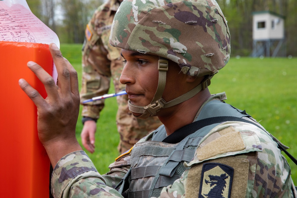 Iowa and Illinois Army National Guard Soldiers compete in the 2023 Region IV Best Warrior Competition
