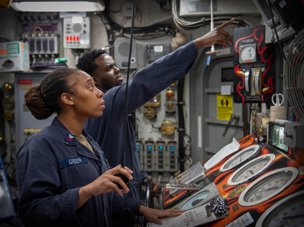 USS Blue Ridge Conducts Engineering Casualty Drills