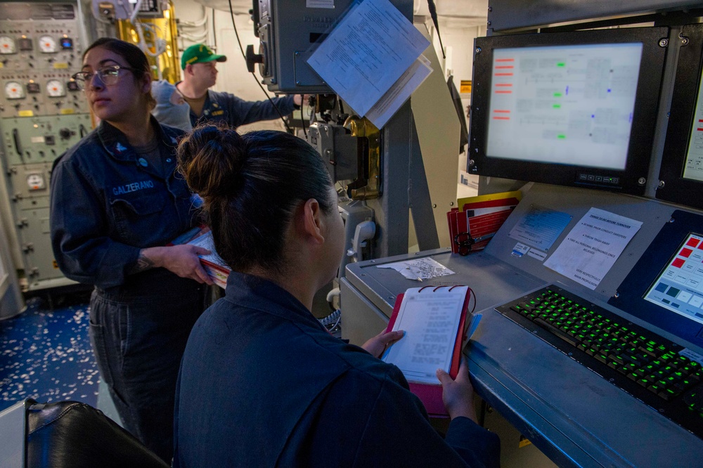 USS Paul Hamilton Conducts Damage Control Drill