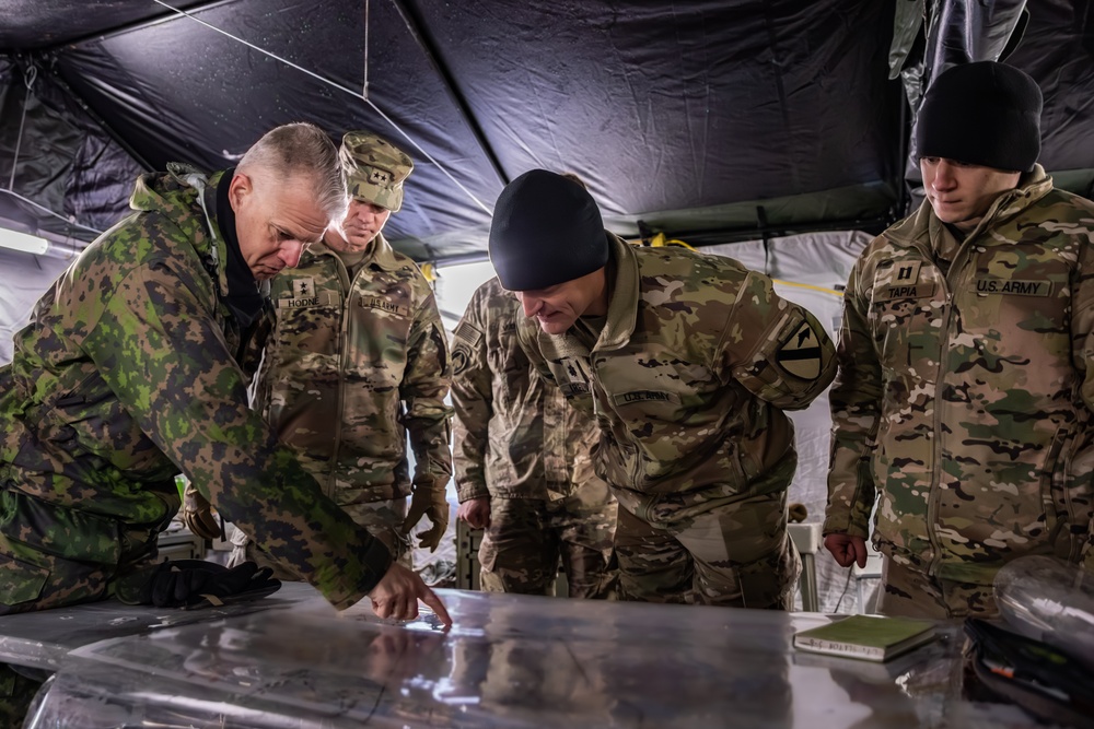 Ivy Commander Visits 1-8 CAV Mustangs During Arrow 23