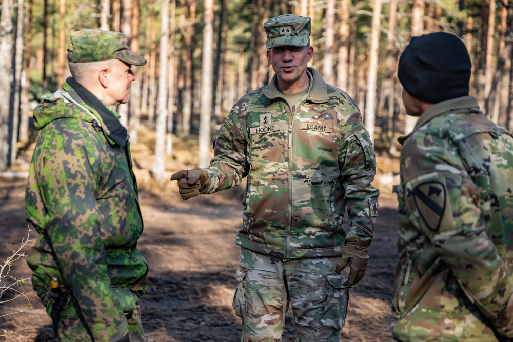 Ivy Commander Visits 1-8 CAV Mustangs During Arrow 23