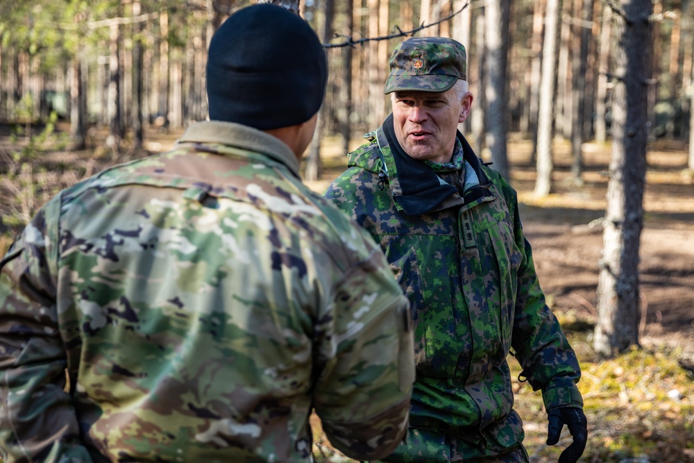 Ivy Commander Visits 1-8 CAV Mustangs During Arrow 23