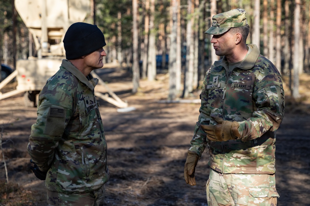 Ivy Commander Visits 1-8 CAV Mustangs During Arrow 23