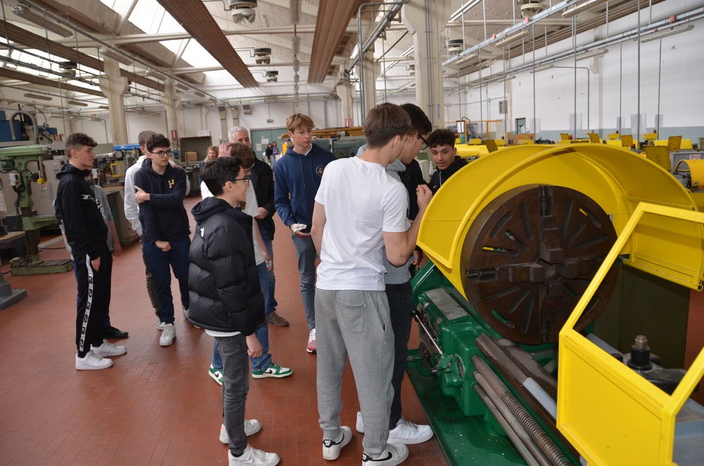 Busy spring for the Vicenza High School visiting Italian university, school