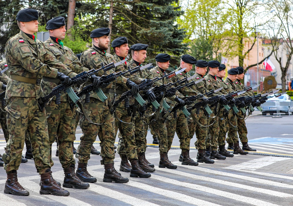 4ID Celebrates Constitution Day with Poland in Bolesławiec