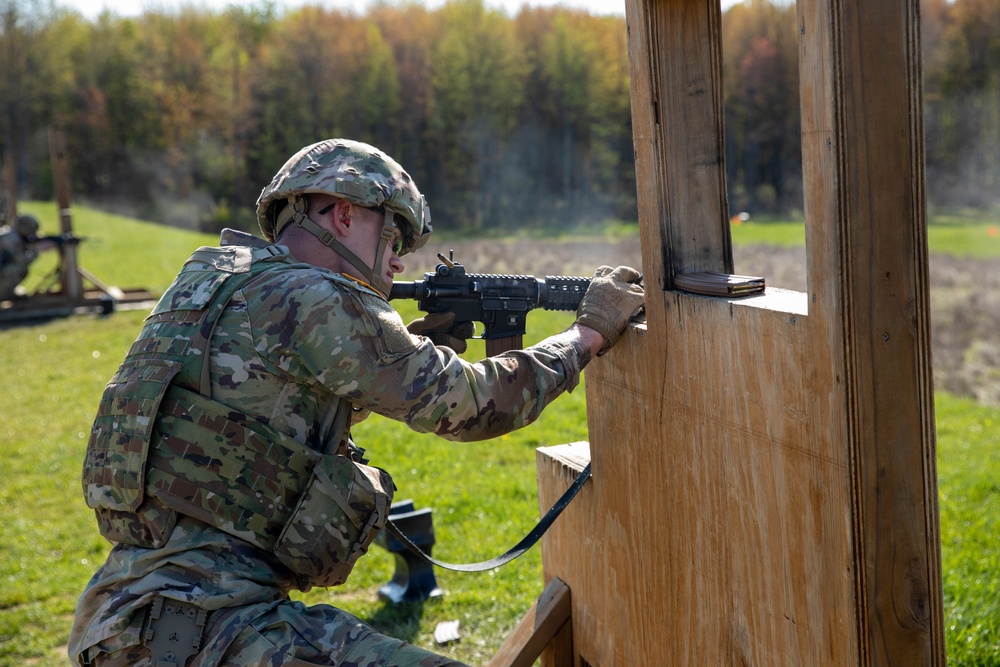 Iowa and Illinois Army National Guard Soldiers compete in the 2023 Region IV Best Warrior Competition