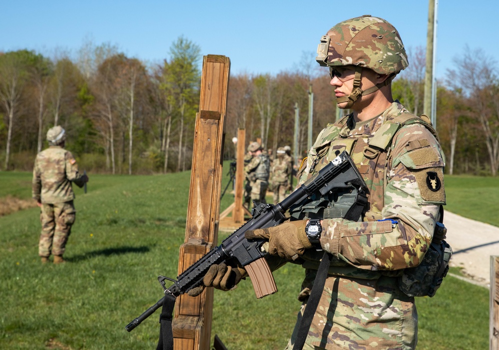 Iowa and Illinois Army National Guard Soldiers compete in the 2023 Region IV Best Warrior Competition