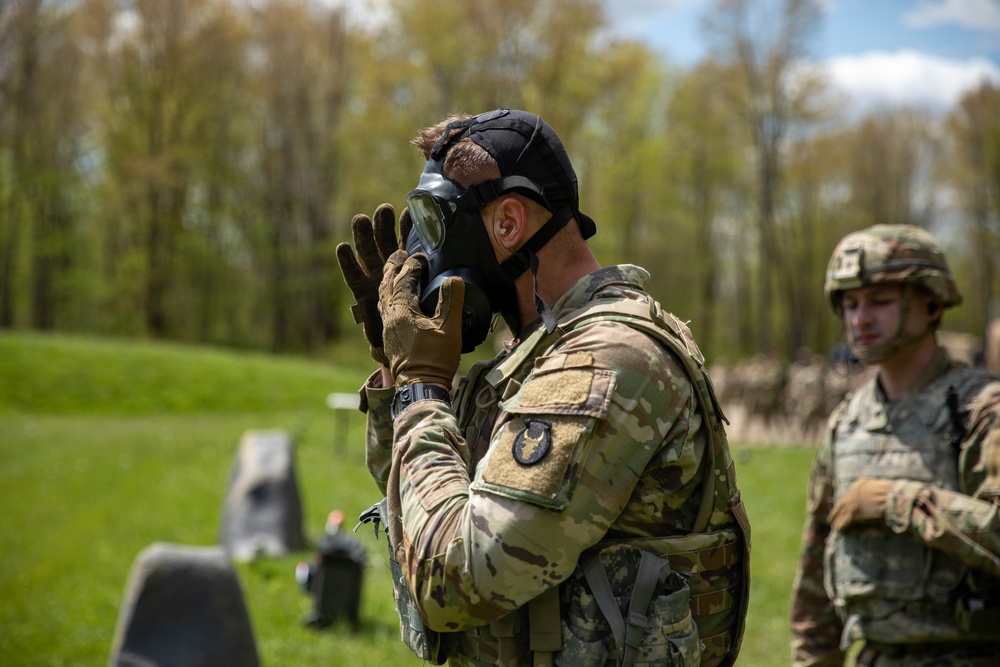 DVIDS - Images - Iowa and Illinois Army National Guard Soldiers compete ...