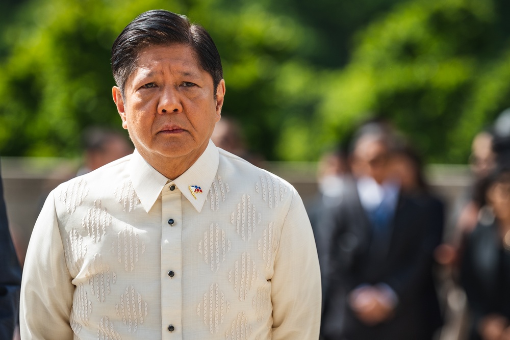 President of the Philippines Lays Wreath at Arlington National Cemetery