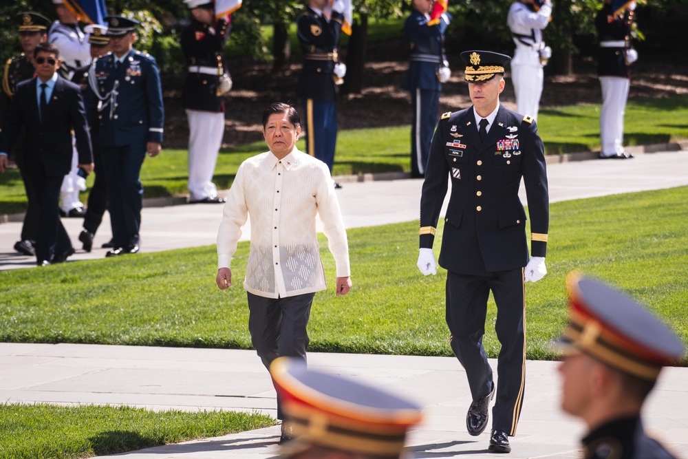 President of the Philippines Lays Wreath at Arlington National Cemetary