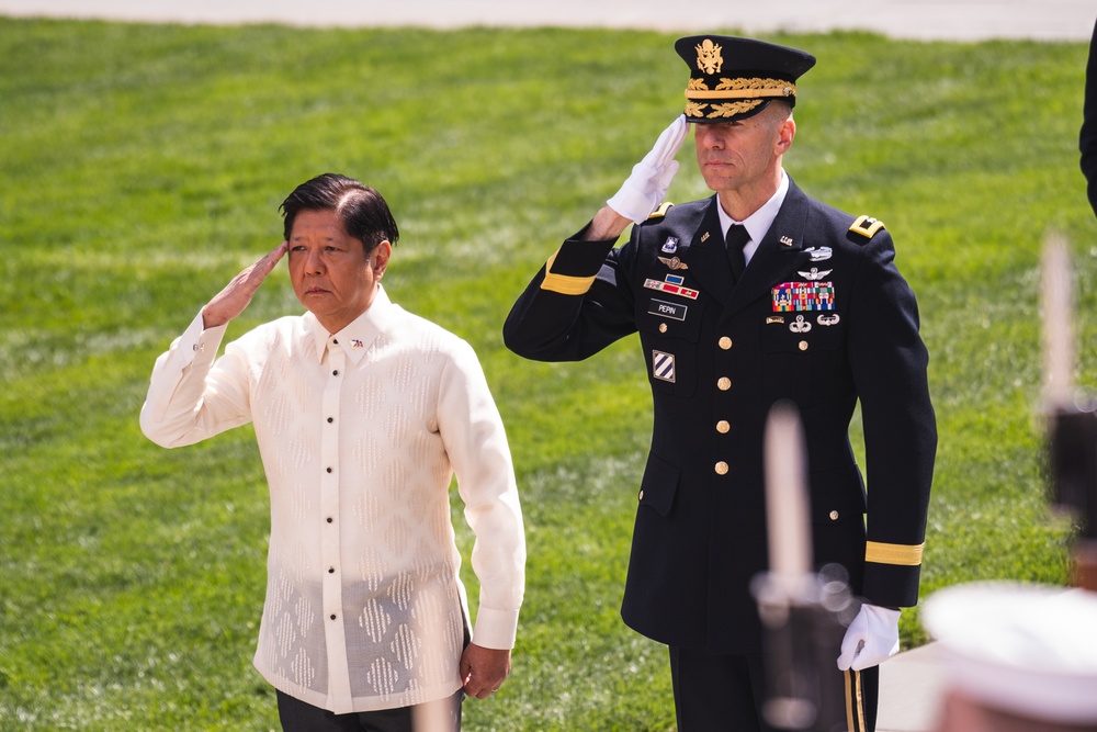 President of the Philippines Lays Wreath at Arlington National Cemetery