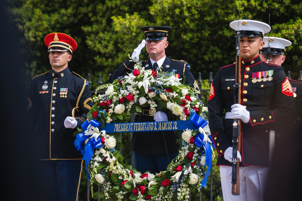 President of the Philippines Lays Wreath at Arlington National Cemetery