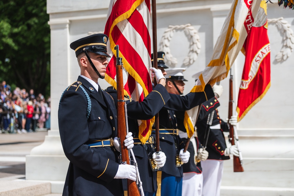 President of the Philippines Lays Wreath at Arlington National Cemetery